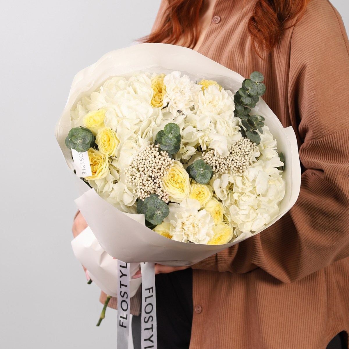 sbornyj buket s beloj gortenzij 3